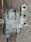 VOLKSWAGEN PASSAT B6 2.0 TDI DRIVER OFFSIDE ENGINE MOUNT 1K0199262P  2008