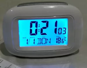 4-TV207 Digital Funkwecker Temperatur DCF Funkuhr Datum Wochentag LED Blau Weiß - Bild 1 von 10