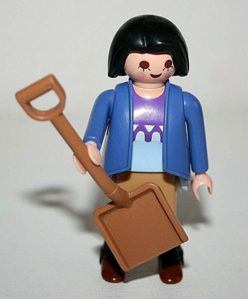 PLAYMOBIL 5107  FEMME CAVALIERE ECUYERE MONITRICE EQUITATION - Photo 1/1