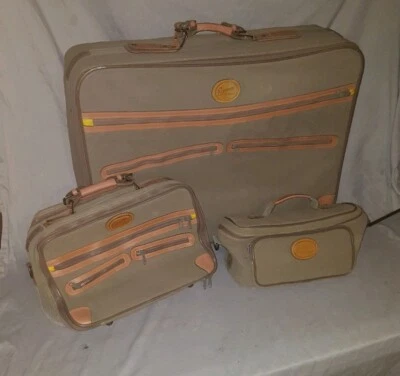 Maleta Ricardo Beverly Hills más otras dos bolsas estado usado Foto 1 de 4