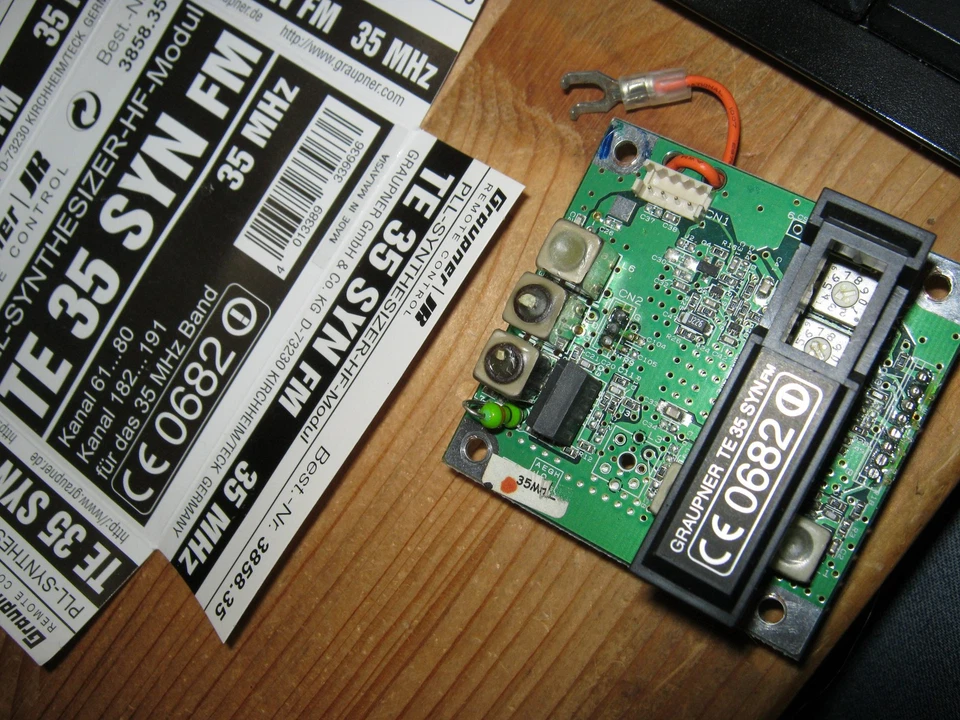 Graupner Sender HF Modul SYN 35 Mhz A + B  MC 19 /22 - Bild 1 von 2