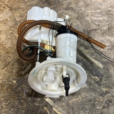 BMW 320i xDrive 320i 230i F30 2012-2018 conjunto de bomba de tanque de combustible de gasolina 7243975 OEM Foto 1 de 4