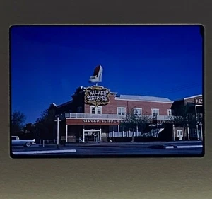Diapositiva de película de colección 1965 plateada salón Nevada Cars escena callejera Kodachrome - Imagen 1 de 4