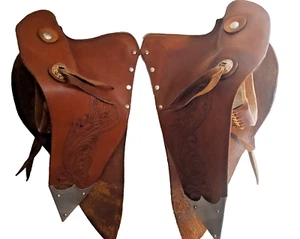 Tapaderos western in pelle lavorata personalizzata iniziali NC Conchos Latigo punta lunga 19" - Foto 1 di 20