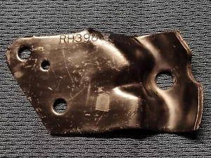 NOS GM # 3986566 1970-73 "F" Camaro Bumper Bracket Frt RH - Foto 1 di 3