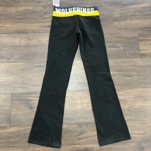 Nuevo con etiquetas. Pantalones de Yoga Victoria’s Secret Talla S ROSA Acampanados Colegiales U Of M Wolverines - Imagen 1 de 12