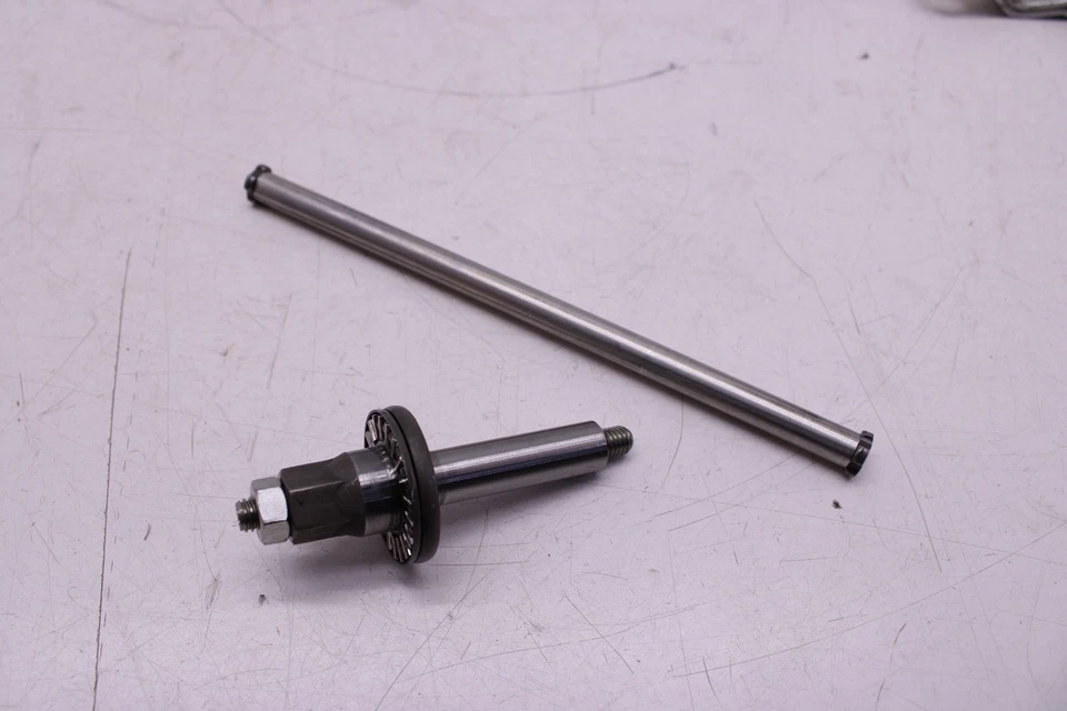 AJUSTADOR DE HASTE DE EMBREAGEM 2018 SUZUKI SV650 OEM  - Imagem 1 de 3