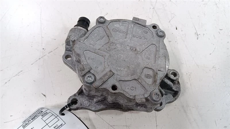 Volkswagen Golf Vacuum Pump 2010 2011 2012 2013 2014 - Image 1 of 4