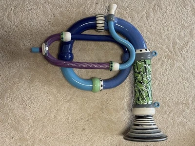 Cuerno de cerámica Steve Smeed.  Fecha 04.  Siempre embalado. 18”x17”. Muy único. Foto 1 de 2