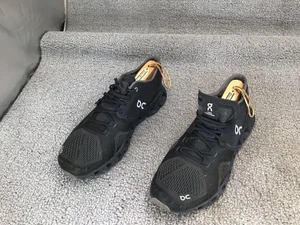On Cloud Road Running Shoes Womens Size 8.5 /40 All Black Low Top Sneakers - Picture 1 of 8