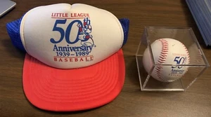 Lotto 50° Anniversario Little League Baseball con Cappello, Logo Baseball, Spille 1989 - Foto 1 di 3