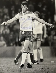 Peter Withe HAND SIGNED Aston Villa & England 1982 Original PRESS PHOTOGRAPH 8x6 - Picture 1 of 3