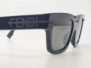 Occhiali da sole quadrati Fendi FE40078I 01A acetato nero lucido 51 mm - Foto 1 di 17