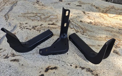 Soportes para estriberas del lado del conductor Lexus LX450 Toyota Landcruiser FZJ80 Foto 1 de 4