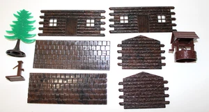 Plasticville LC-2 Log Cabin Kit No Chimney version + tree well & pump - Foto 1 di 3