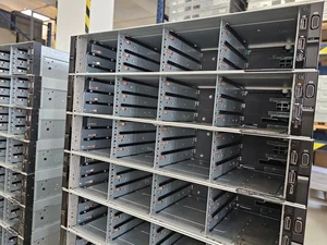 Dell PowerEdge R740xd 2x Gold 6140 18Core 2,3GHz 256GB RAM 12LFF/4SFF H740P 2PSU - Bild 1 von 8