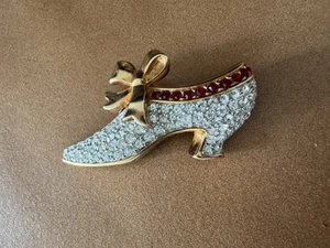 Sparkly SWAROVSKI Gold Plated Red-Clear Crystal Cinderella Shoe Brooch/Pin - Picture 1 of 5