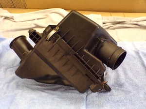 2009 suzuki xl7 air box cleaner 3.6L 2007-2009 - Picture 1 of 4