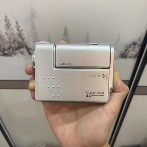 Sony Cyber-shot DSC-F77 Digital Camera 4.0 MP 3X Optical Zoom English Language - Picture 1 of 4