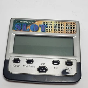 Vintage Radio Shack Slot elektronisches Handheld LCD Spiel mit beleuchtetem Display - Bild 1 von 6