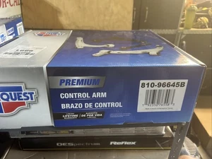 Conjunto de brazo de control y rótula Carquest 810-96645B se adapta a Ford Lincoln - Imagen 1 de 2