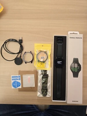 Samsung Galaxy Watch 4 Wifi Cassa di Alluminio da 44mm Green - Immagine 1 di 4