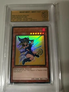 Chica Maga Oscura Yugioh ¡Error! error de impresión LART-EN035 Ultra Promo EMBALAJE ORIGINAL ¡COMO NUEVO GSG! - Imagen 1 de 4