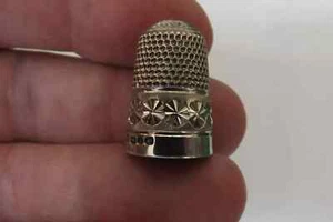 SOLID SILVER THIMBLE HALLMARKED (4060) - Picture 1 of 6