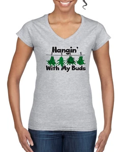Camiseta Hangin with My Buds THC Marihuana CBD Hierba Mujer Estándar Cuello en V - Imagen 1 de 8