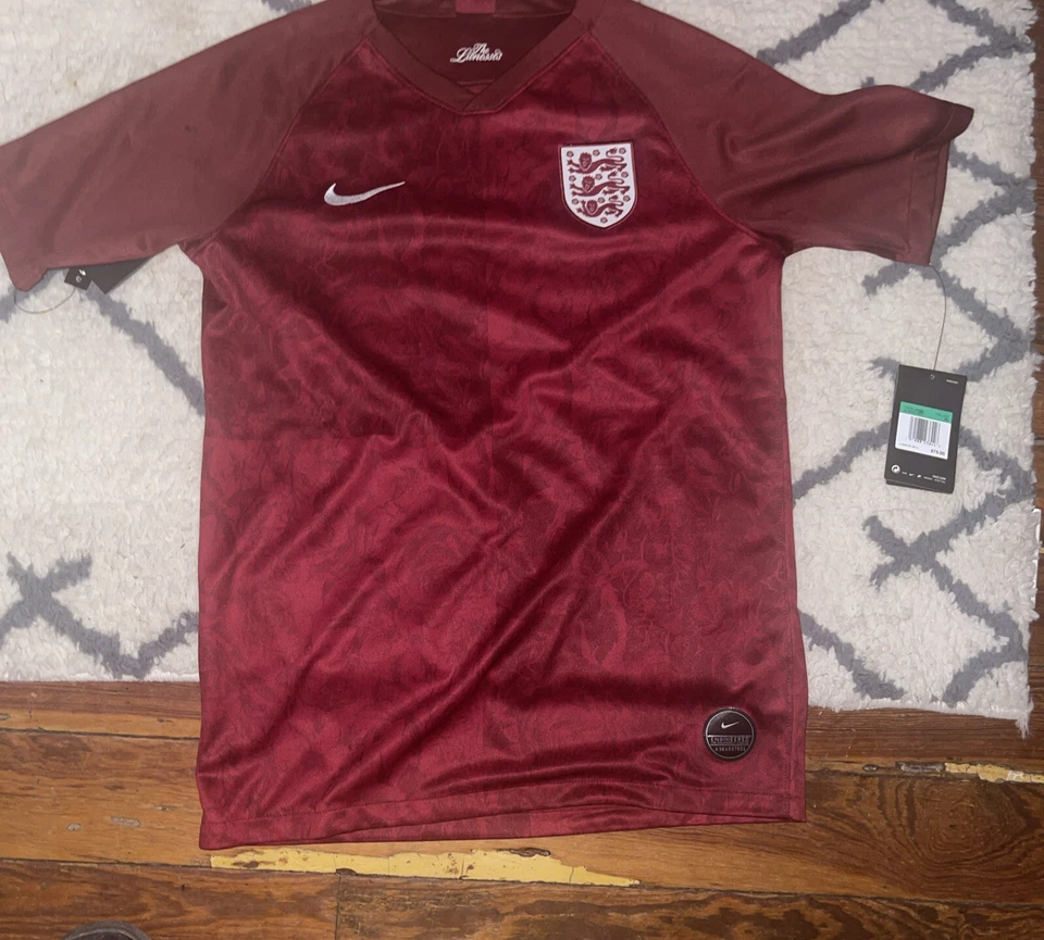 Med Nike England National Team World Cup Soccer Away Jersey Red Women’s Medium