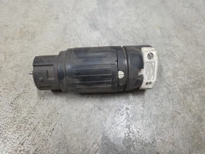 NEW HUBBELL CS8364C TWIST-LOCK CONNECTOR 50A 3Ø 250VAC 3-POLE 4-WIRE GROUNDING - Picture 1 of 3