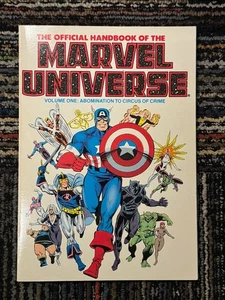 MANUAL OFICIAL DEL UNIVERSO MARVEL VOL 1 ~~ MARVEL TPB - Imagen 1 de 2