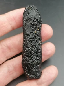 Schöner Tektit Indochinit Stab 30,55g / 6,8 cm Meteorit Einschlagglas - Bild 1 von 15