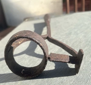 Antiker schmiedeeiserner Kerzenständer Rinderbrandeisen oder primitiver Kerzenhalter - Bild 1 von 6