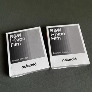 Película instantánea Polaroid nueva/sellada B&W i-Type película 11/2024 -2 paquetes, 8 fotos cada uno - Imagen 1 de 3