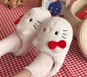 Sanrio Plush Hello Kitty Cute Slippers 8.5 - 9 size Kawaii Indoor Shoes Warm Pl - Picture 1 of 4