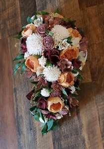 Bouquet da sposa autunno cascata Sola legno bruciato arancione rosa bordeaux fiori matrimonio - Foto 1 di 17