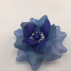 Vtg Brooch Blue Hard Type Plastic Petals Rhinestone Center Gorgeous Flower Chic - Picture 1 of 7