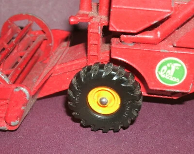 One 1/80 Scale Lesney Tire from Claas Combine Harvester Matchbox King Size Part - Image 1 of 4