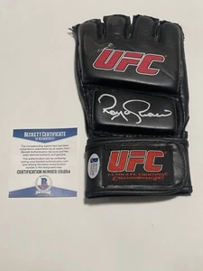 Guante Royce Gracie Firmado Autografiado UFC IP Beckett BAS Certificado de Autenticidad Dañado a - Imagen 1 de 6