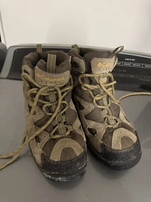 Columbia mens hiking trail Outdoor size 12 Omni Grip Outdoor Shoes - Image 1 of 4