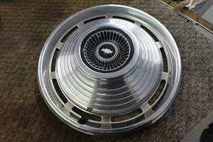 1966 CHEVELLE MALIBU HUB CAP ORIGINAL GM CHEVELLE PROJECT CAR - Picture 1 of 4
