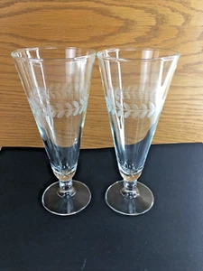 Set of 2 MCM Style Etched Glass Pilsner Glasses / Flutes Footed Stemware 7.5” - Picture 1 of 6
