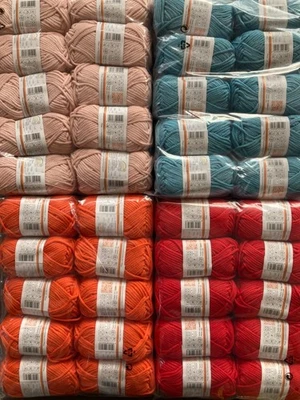 Häkelgarn  Strickgarn  Allroundgarn   4x10kn a25gr ( 40Kn ) + Buch k. Löw - Bild 1 von 3