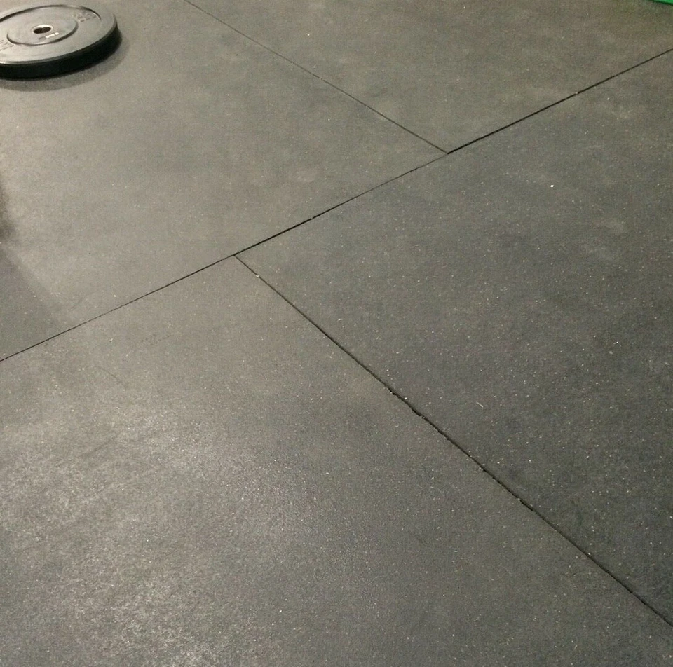 4 x 6' 3/4" ALFOMBRA DE GIMNASIO PISO DE GOMA LISA PISO INDUSTRIAL COMERCIAL CROSSFIT Foto 1 de 2