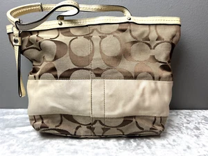 Borsa donna Coach con cerniera tessuto firmato accenti bianchi toppa creed - Foto 1 di 13