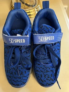 SD Speed Kids Roller Skate Shoes with retractable rollers SZ 2 - Picture 1 of 3