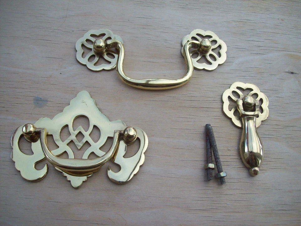 POLISHED BRASS CABINET CUPBOARD DRAWER FANCY ORNATE SWING DROP PULL HANDLES - Image 1 of 1