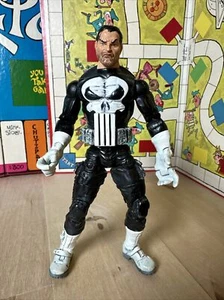 Figura de 6"" The Punisher, Marvel Legends, 2003 War Zone Series IV, súper posable - Imagen 1 de 6