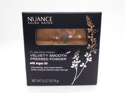 Polvo prensado suave aterciopelado acabado impecable Nuance Salma Hayek en medio 525 Foto 1 de 2